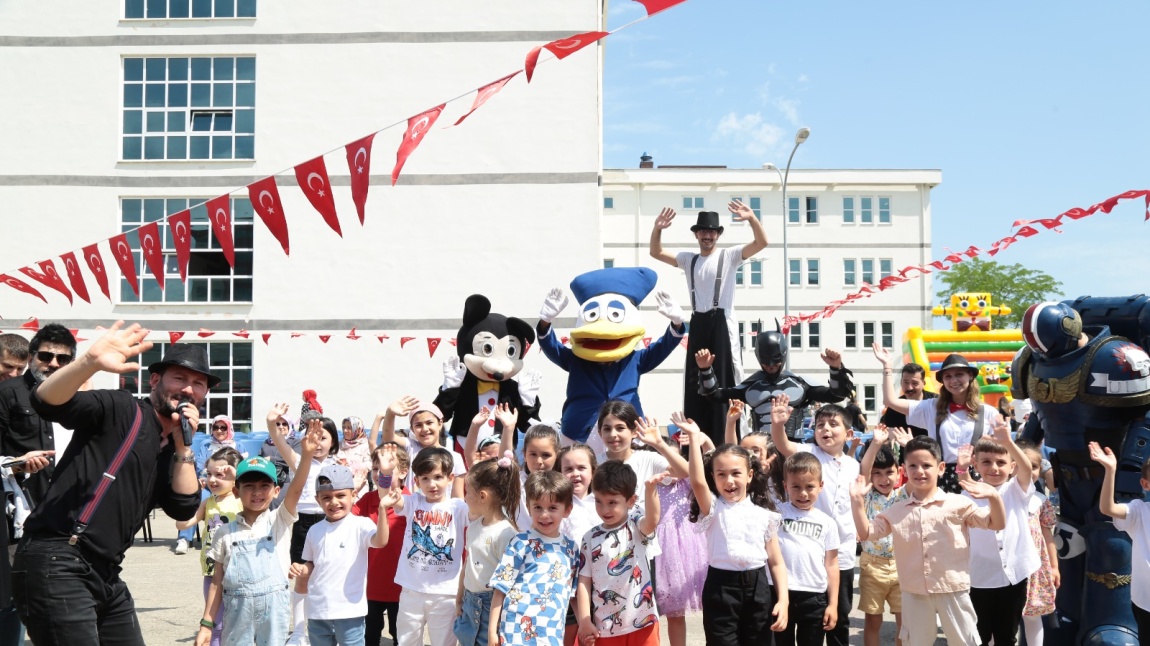 3. GELENEKSEL ÇOCUK ŞENLİĞİ  VE MEZUNİYET TÖRENİ GERÇEKLEŞTİRİLDİ